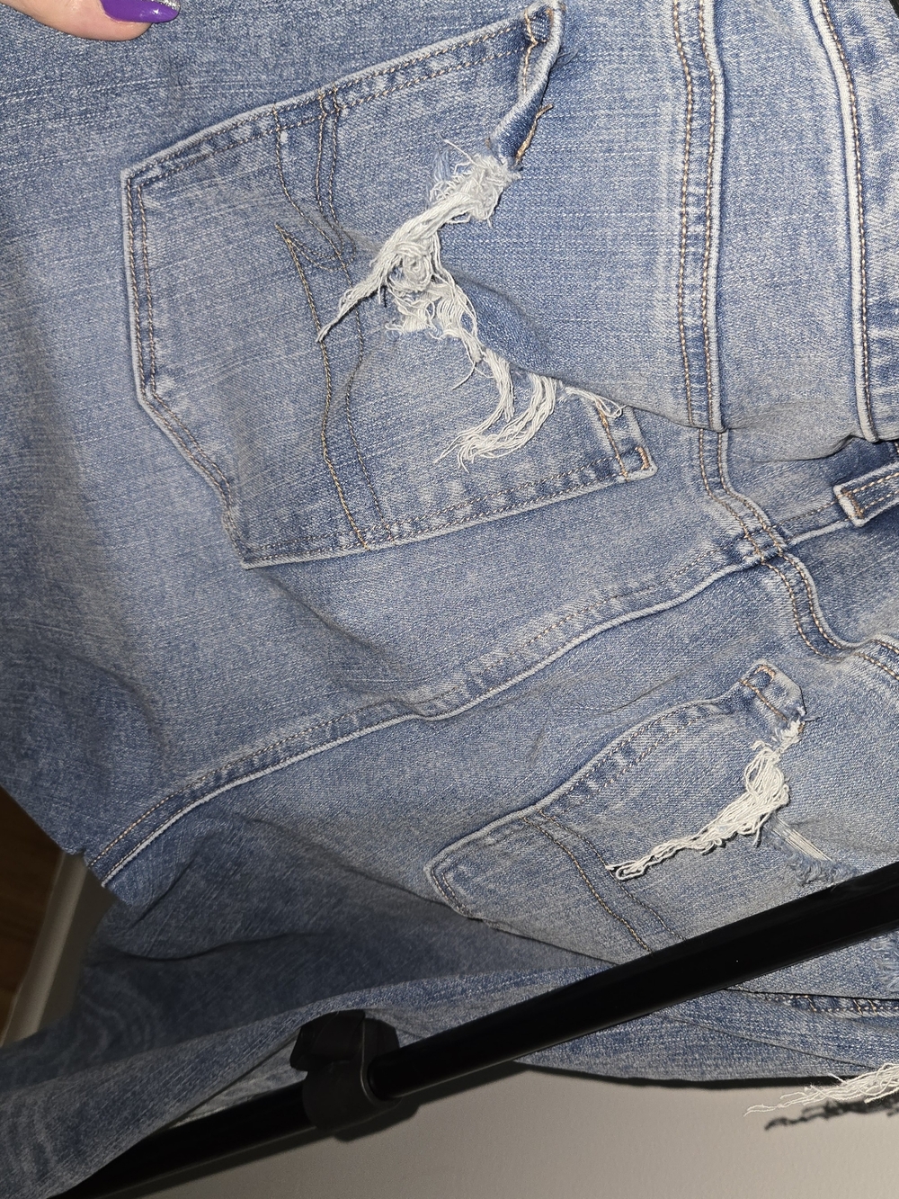 American Eagle Outfitters Distressed Light Blue Straight Leg Jeans - Picture 4 of 4